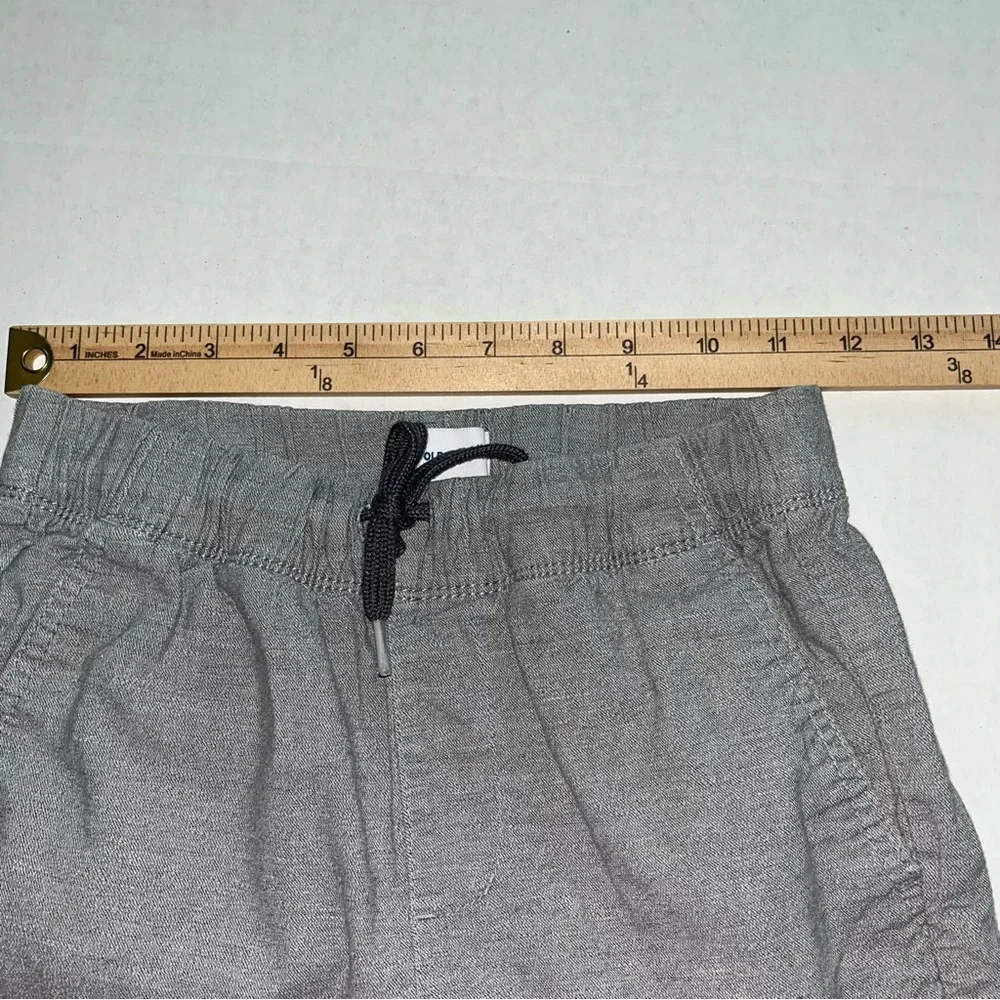 Old Navy Gray‎ Elastic Waist with Drawstring Size Large (10-12) Shorts